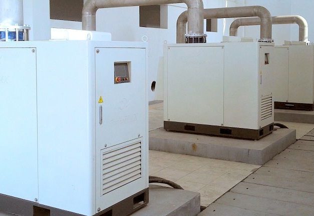 Turbo blowers and radial compressors: run at full speed with KEB